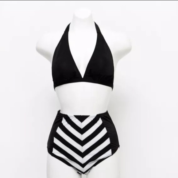 Black & white chevron stripe high waist bikini - Picture 3 of 4