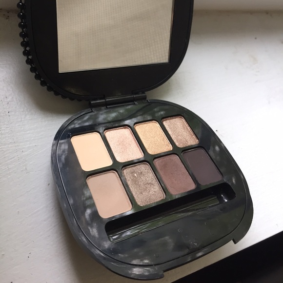 MAC eyeshadow special edition