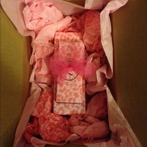 Little sneak peak of how I ship your items! ❤️