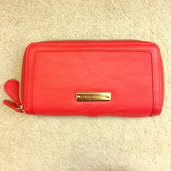 Steve Madden Handbags - Steven Madden wallet