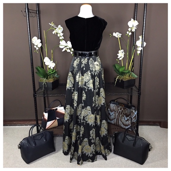 NWOT Carmen Marc Valvo Belted-Skirt Gown - Picture 2 of 7