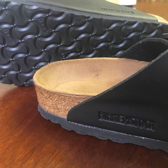 SOLD Black soft footbed Arizona Birkenstock sandal - Picture 3 of 4