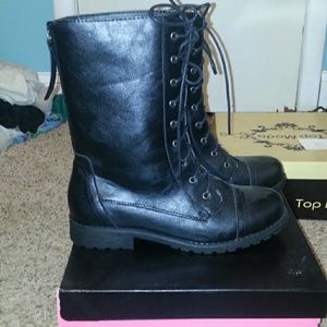 Combat boots