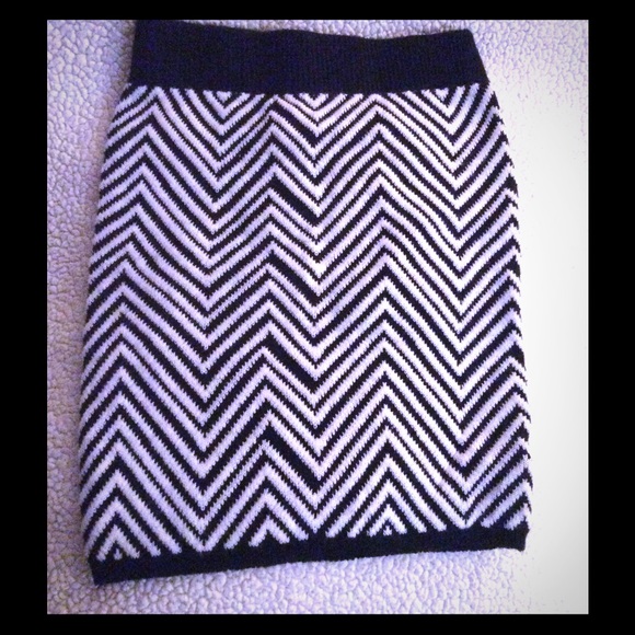 Skirt - Picture 1 of 3