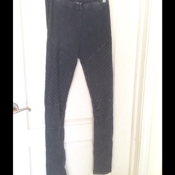 Urban Outfitter unique blk leggings mint condition
