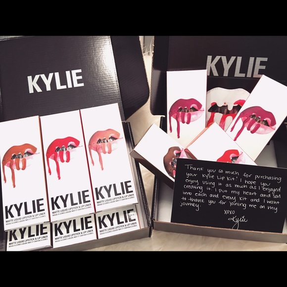 KYLIE LIP KIT IN 22 💄💋