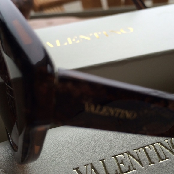 🍃💕NIB Valentino Mauve Pearl Lace Cateye Sunnies - Picture 4 of 9
