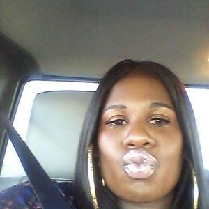 Meet your Posher, Kendra