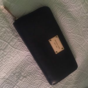 Michael Kors Jet Set Zip Wallet- Black