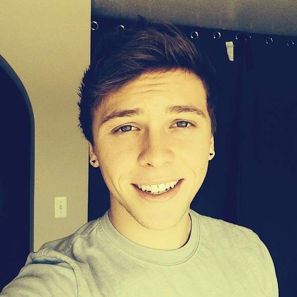 Meet your Posher, Adam