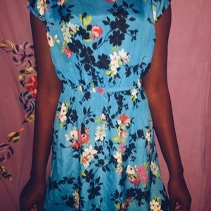 Blue flower patterend caual dress
