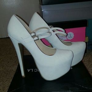 NEW ivory Mary Jane Heels