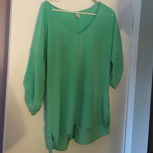 Aquamarine flowy top