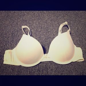 White bra w/ wire