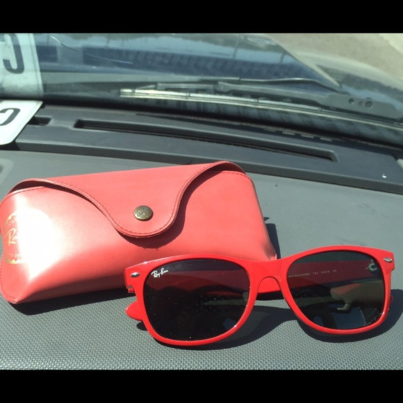 Ray-Ban Wayfarer Classic Sunglasses
