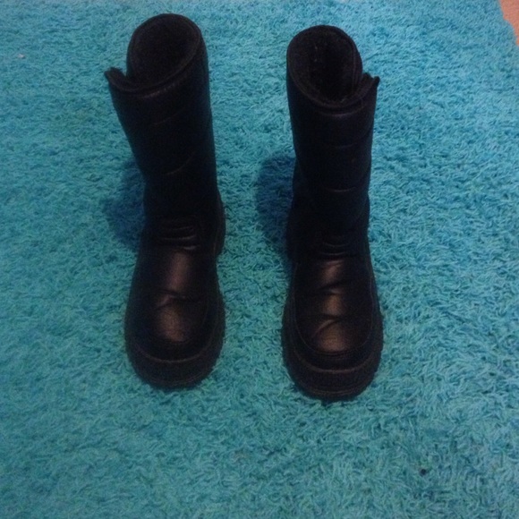 Black winter boots - Picture 1 of 4