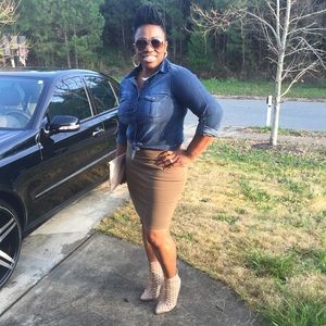 Meet your Posher, Crystal