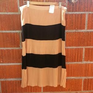NEW Forever 21 Taupe and Black Skirt
