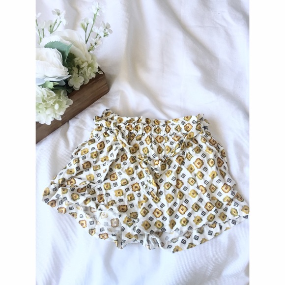 Zara Pants - Zara flowy shorts