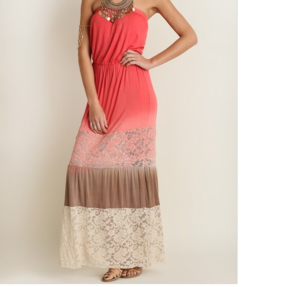 🌸WEEKEND SALE🌸 Lace Maxi Dress Large - Picture 3 of 3