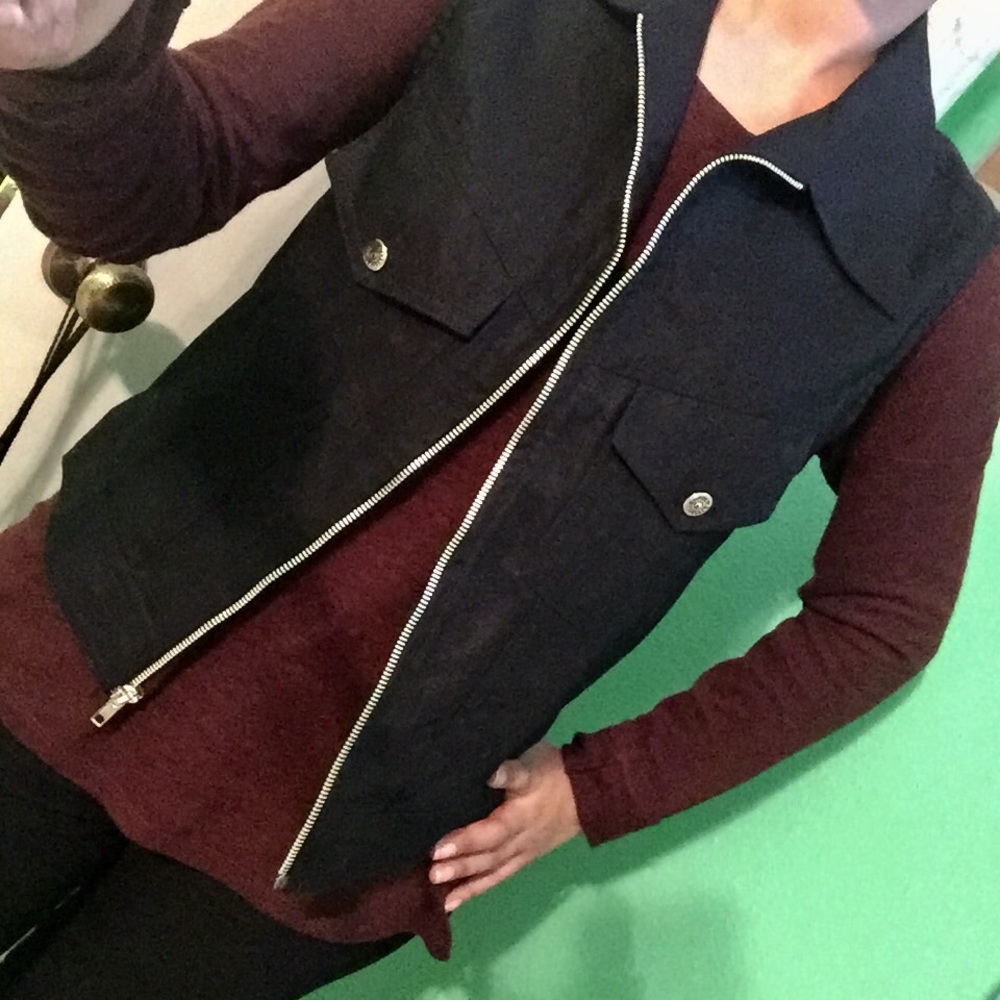 Casual black vest