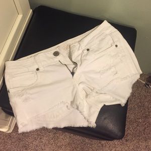 Distressed whit shorts