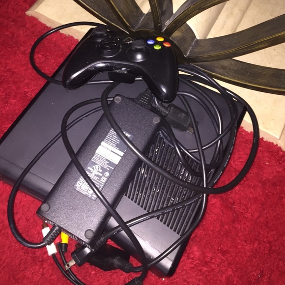 X box 360 barley used !!!