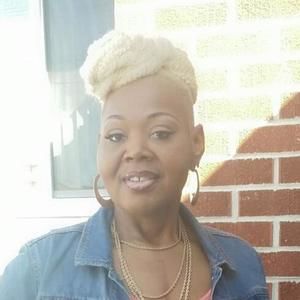 Meet your Posher, Elise