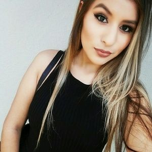 Meet your Posher, Cassandra