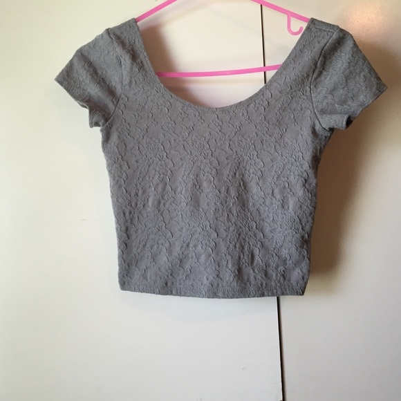 Abercrombie & Fitch Tops - Abercrombie & Fitch crop top