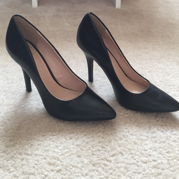 NWOT Black Heels