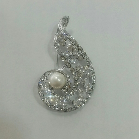 Brooch