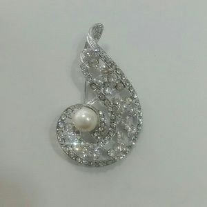 Brooch