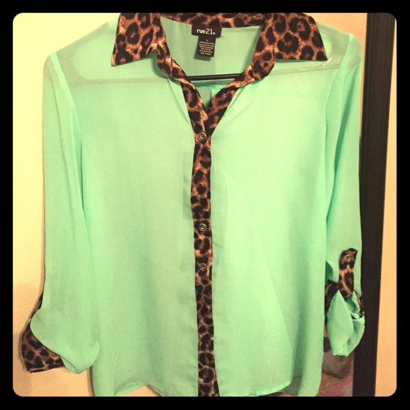 •cheetah print• only $10!!
