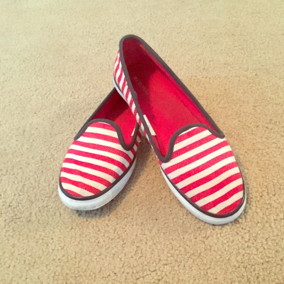 Stripped boating shoes