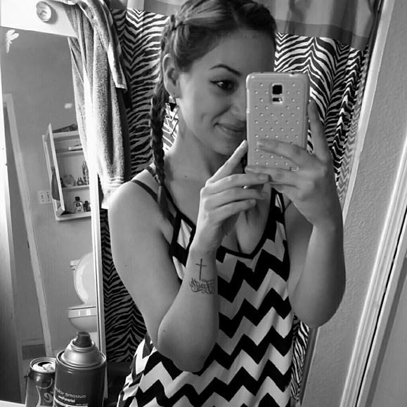 Meet your Posher, Mireya - Picture 1 of 1