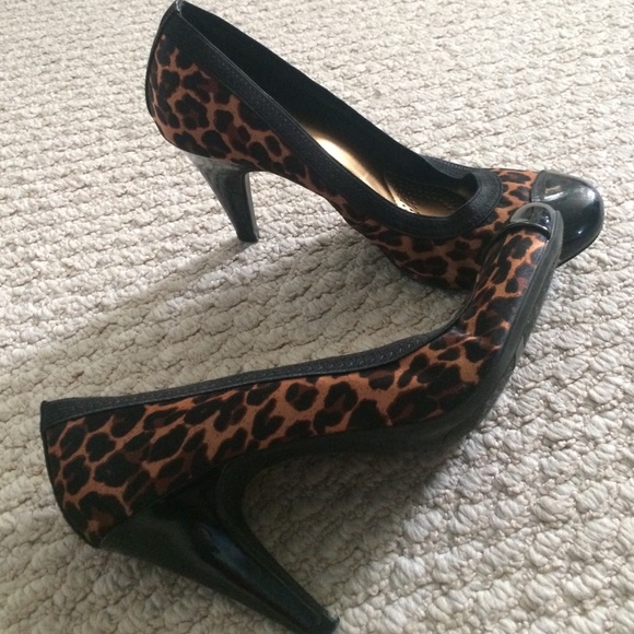 Super comfy cute leopard pumps - Picture 2 of 3