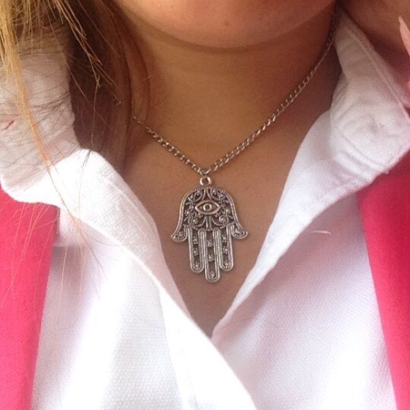 ✨Hamsa Necklace✨ - Picture 3 of 4