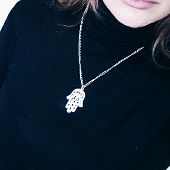 ✨Hamsa Necklace✨ - Picture 4 of 4