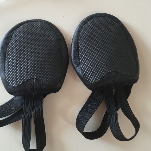 Sophia lucia turning pointe shoe in black🎀 - Picture 3 of 4