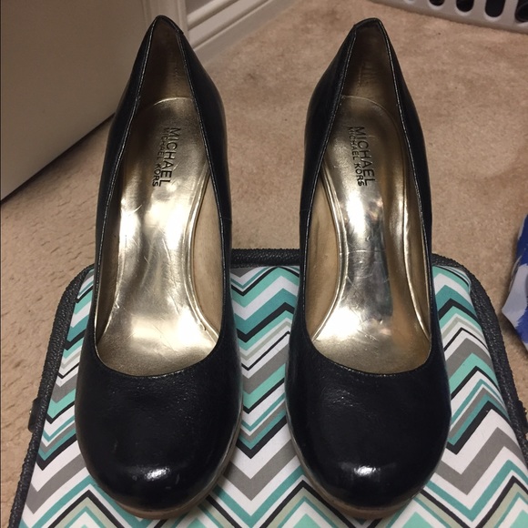 Michael Kors heels!! 💗💗💗