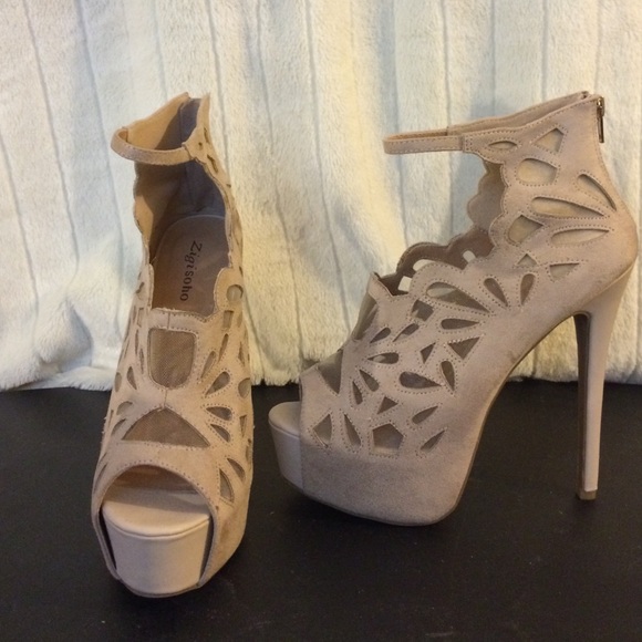 Brand new💥 cream hott heels