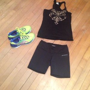 Brooks running shorts with back pocket never worn