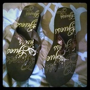 Guess flip flops