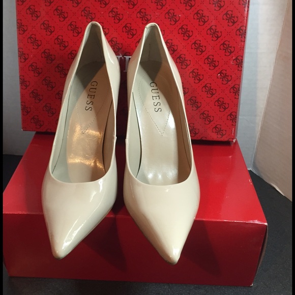 GUESS nude tan pumps 8.5
