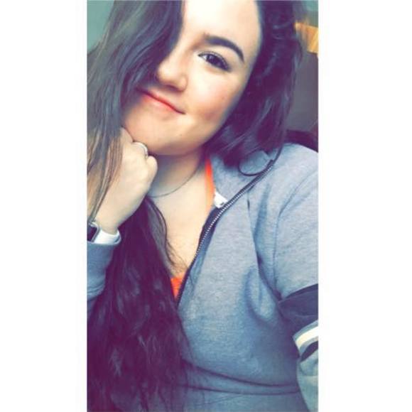 Meet your Posher, Amanda - Picture 2 of 2