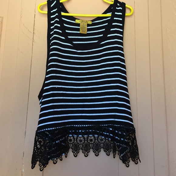 Black and white crop top