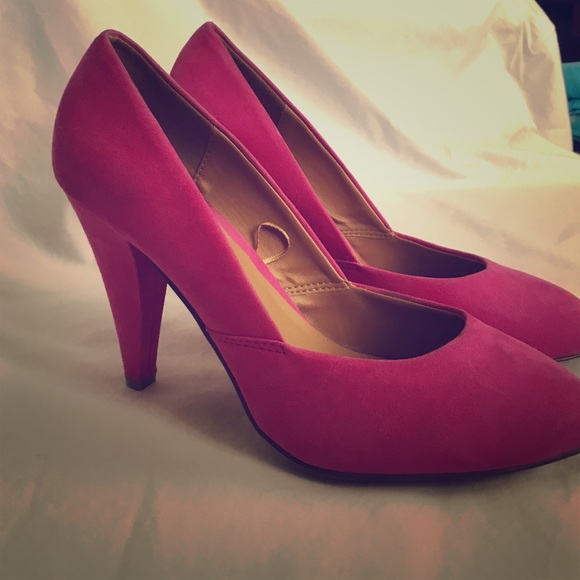 Pink suede short heels