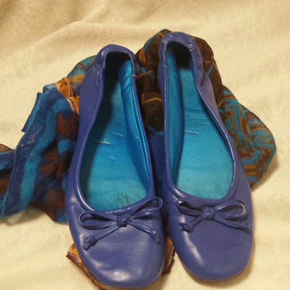 Trendy Electric Blue Flats