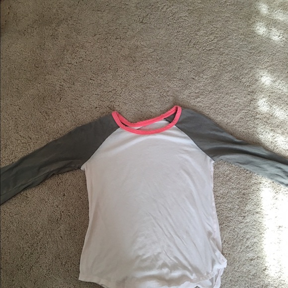 Quarter length sleeve shirt